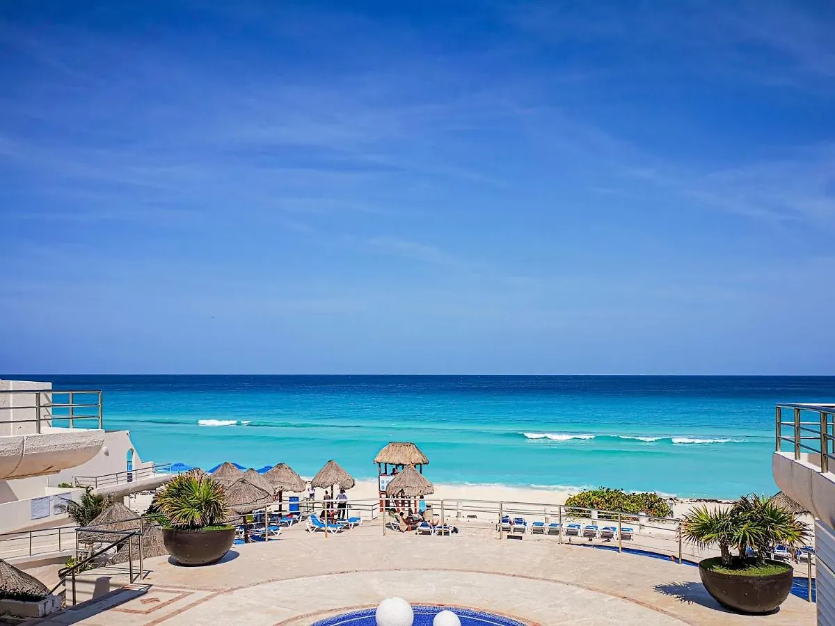 Villa Aurora Beautiful Beachfront Apartment Cancún